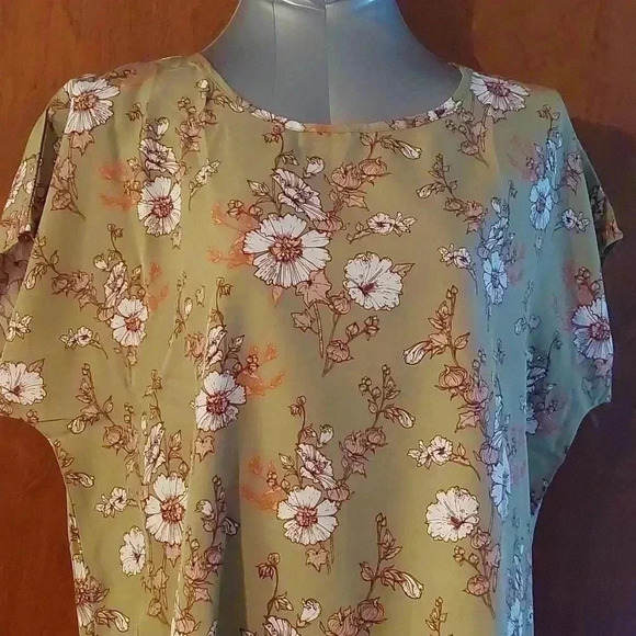 NWT Boho green and white top size xl - Picture 2 of 4